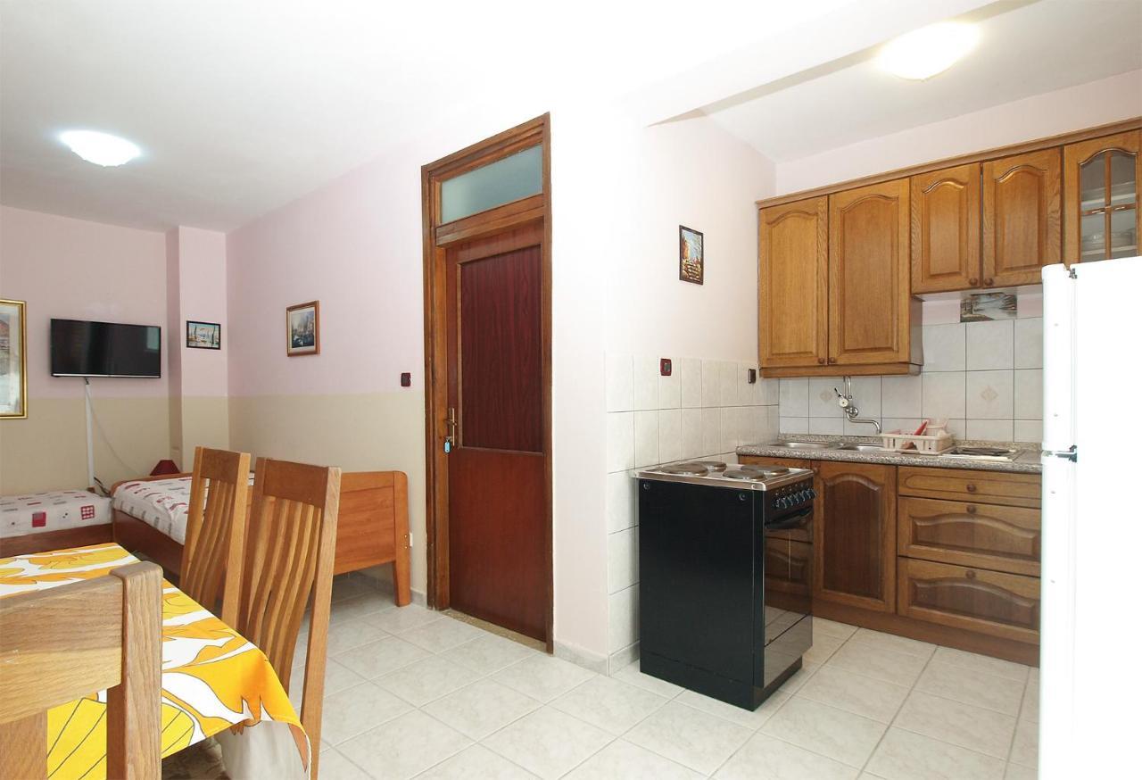 Apartments Drago 2039 Banjole Exterior photo