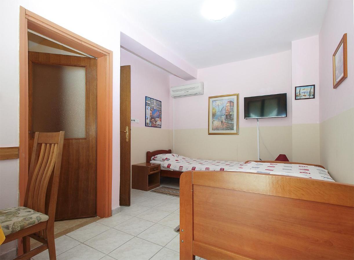 Apartments Drago 2039 Banjole Exterior photo
